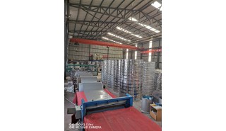 车间生产圆形水箱图片
